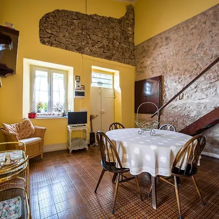 House Near Assisi Perfect For Holidays With Animals بيت للعطل